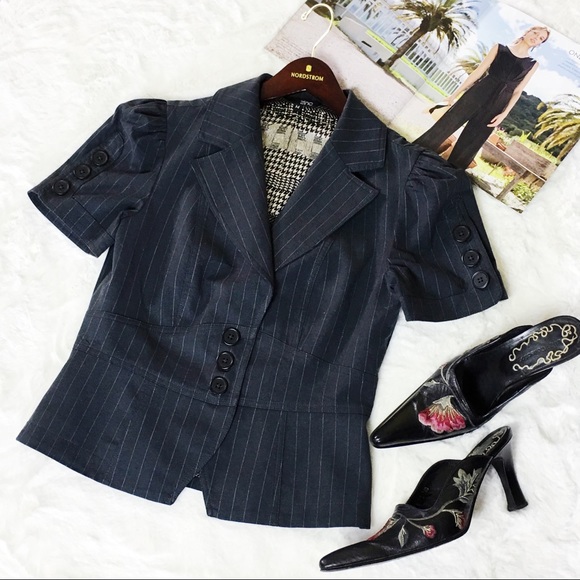 🌸ZINC🌸Women’s Navy Blue Striped Blazer - Picture 3 of 8